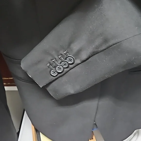 EUC Ann Taylor Two Button Blazer Lined - Picture 7 of 10